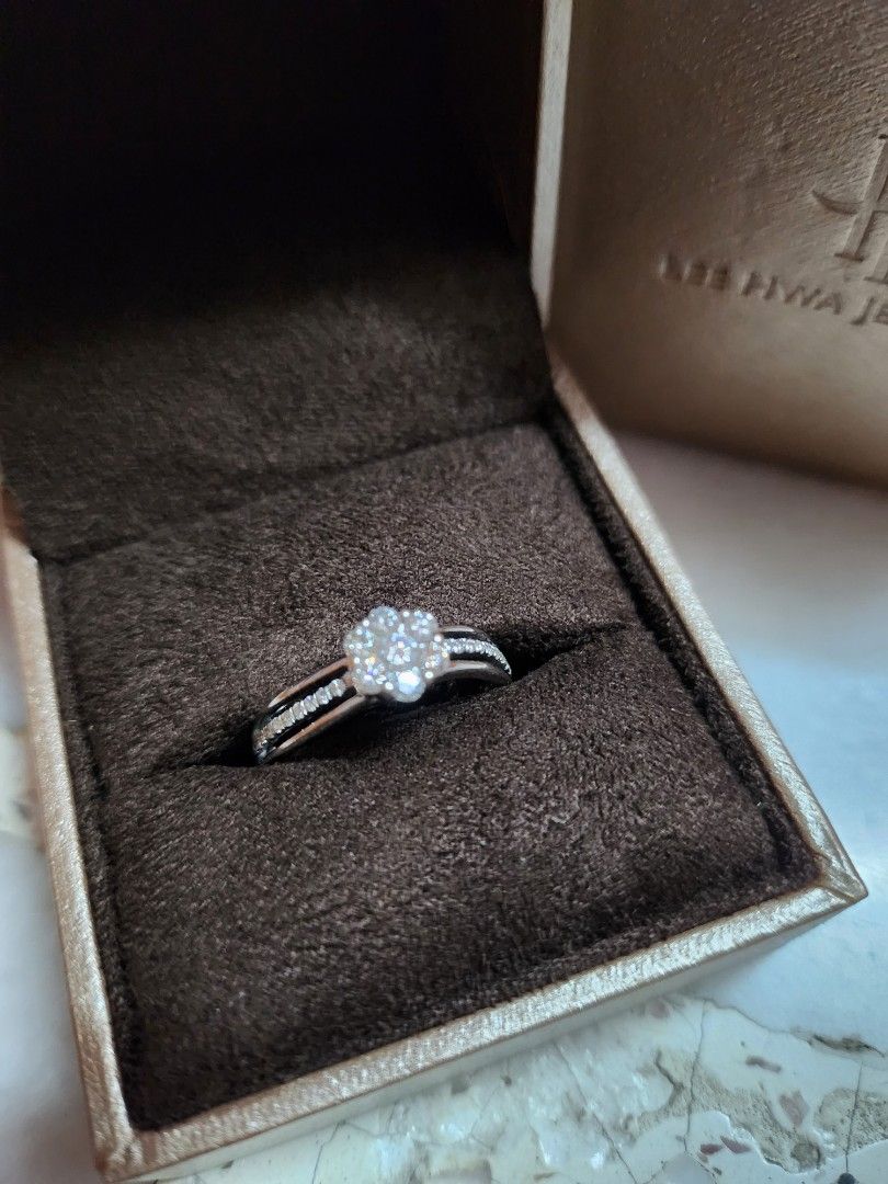 Lee hwa cheap engagement ring