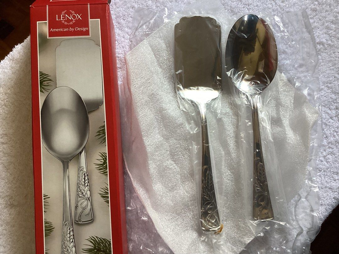 LENOX (Category: Other Kitchenware & Tableware) located in Davao. Submitted by ferdipt (Listing ID 1235520863, Image 3). Description: 2 PIECE LASAGNA AND SPOON SET 11.5 IN Made inVietnam.