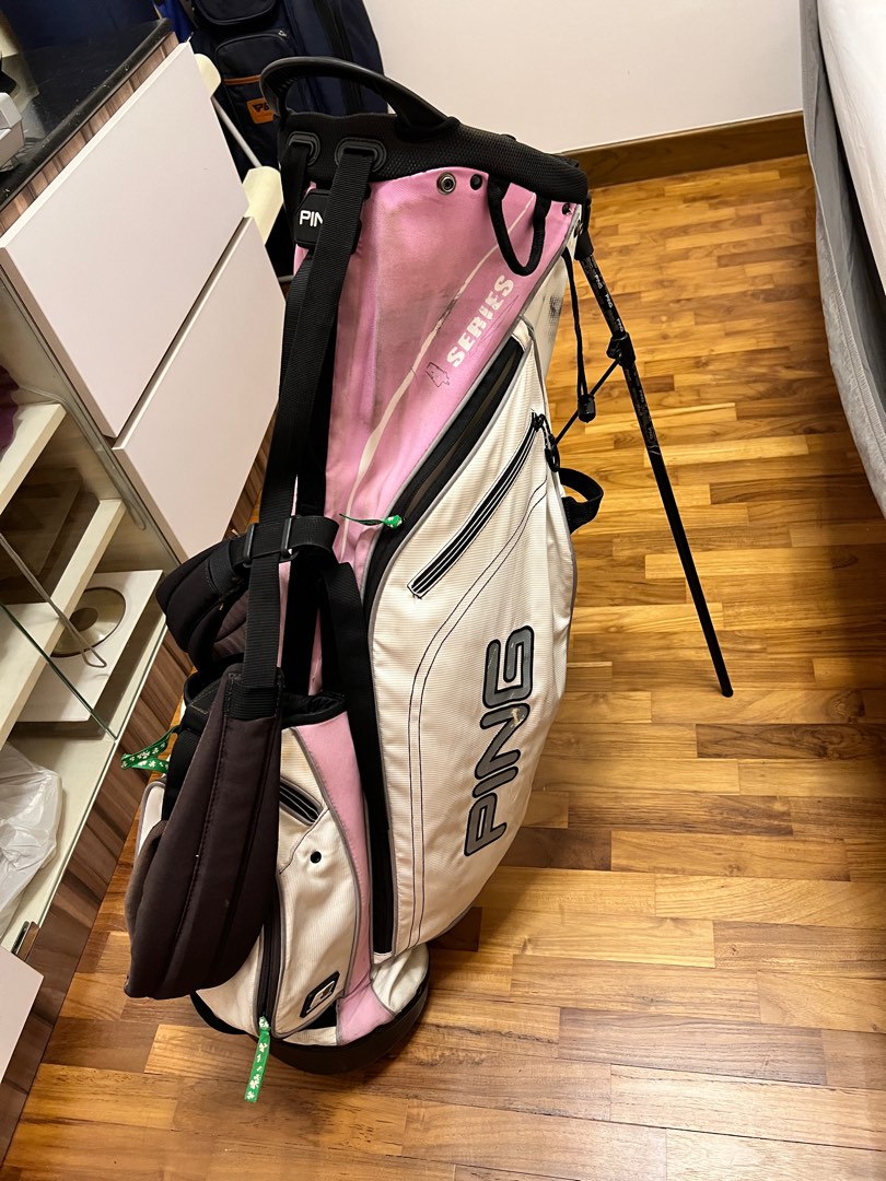 Light weight ping golf bag, Sports Equipment, Sports & Games, Golf on Carousell