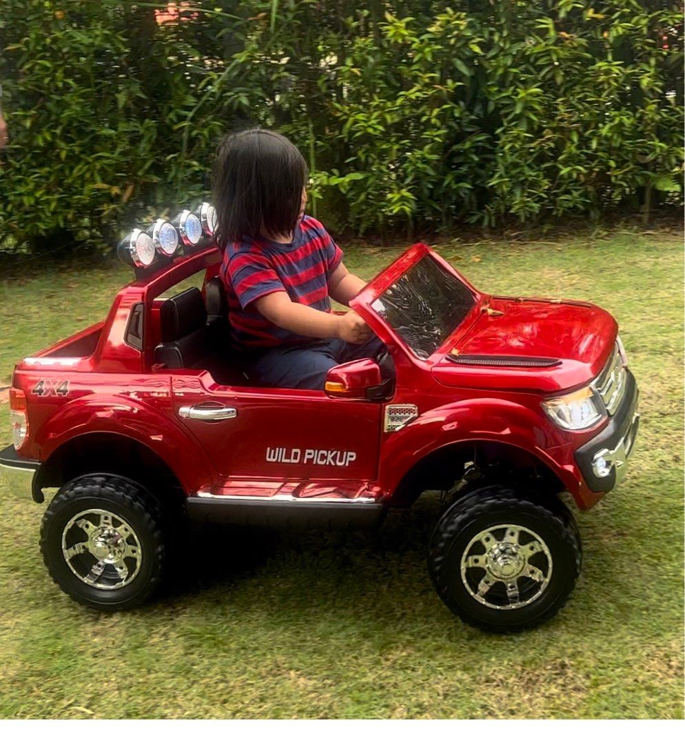 Lightly Used! 4x4 Ride on and remote controlled, Hobbies & Toys, Toys