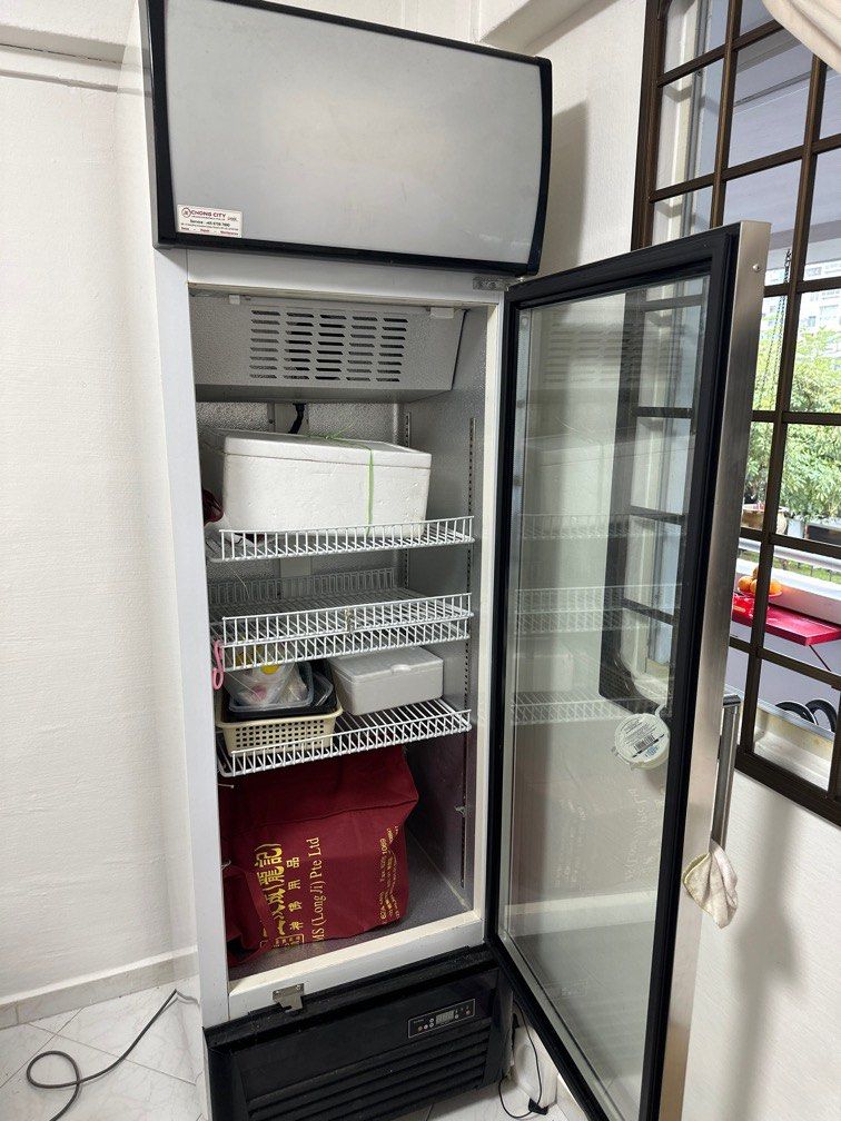 Lightly used Chiller for sale!, Everything Else on Carousell