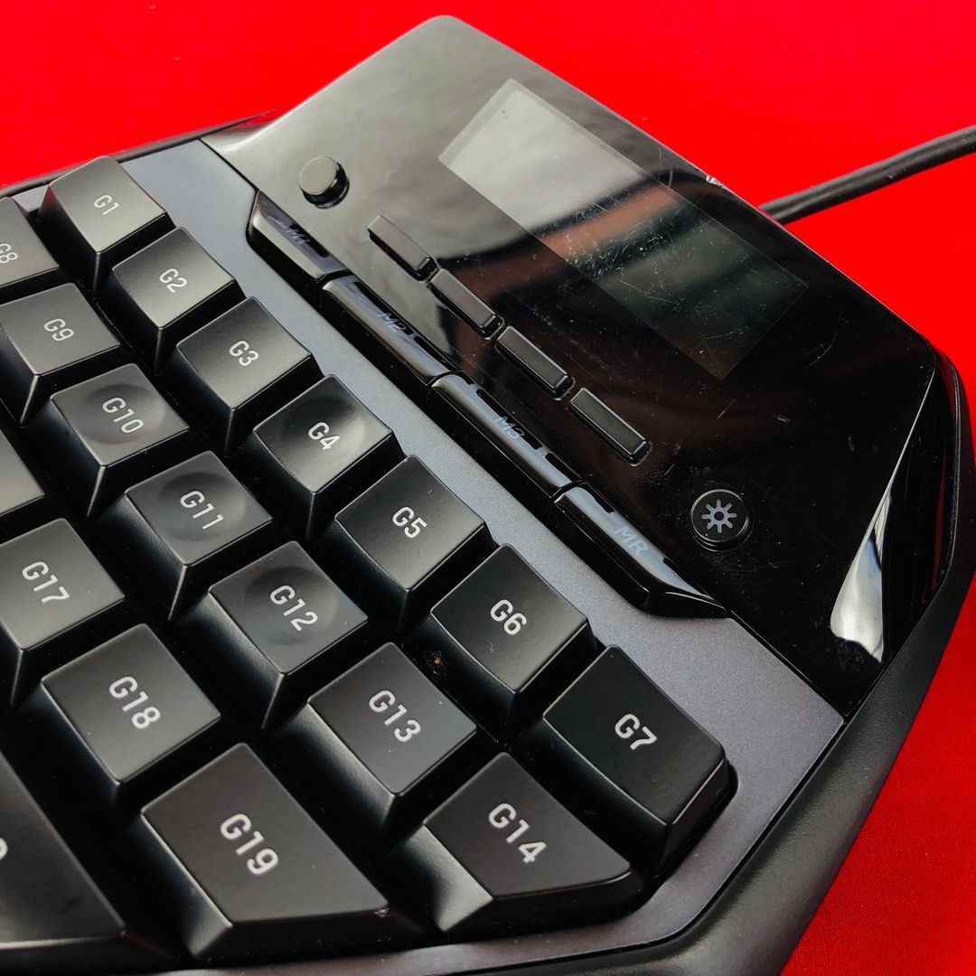 Logitech G13 Programmable Gaming Gameboard With LCD display Single ...