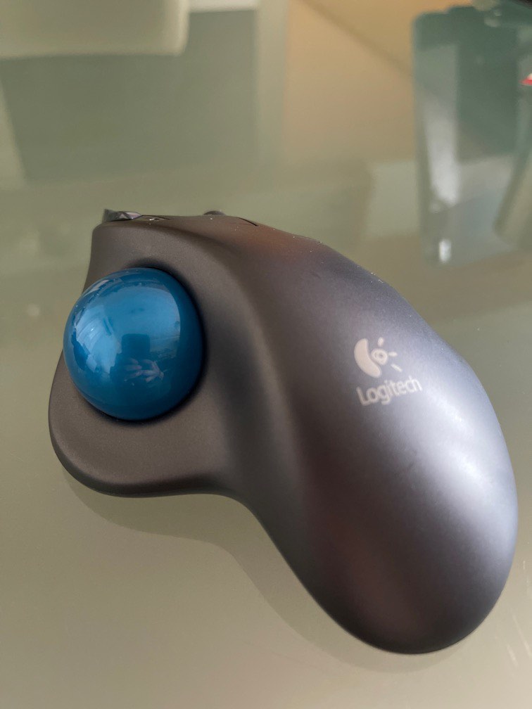 Logitech M570 Mouse 無線滑鼠, 電腦＆科技, 電腦周邊及配件, 電腦滑鼠及相關產品- Carousell