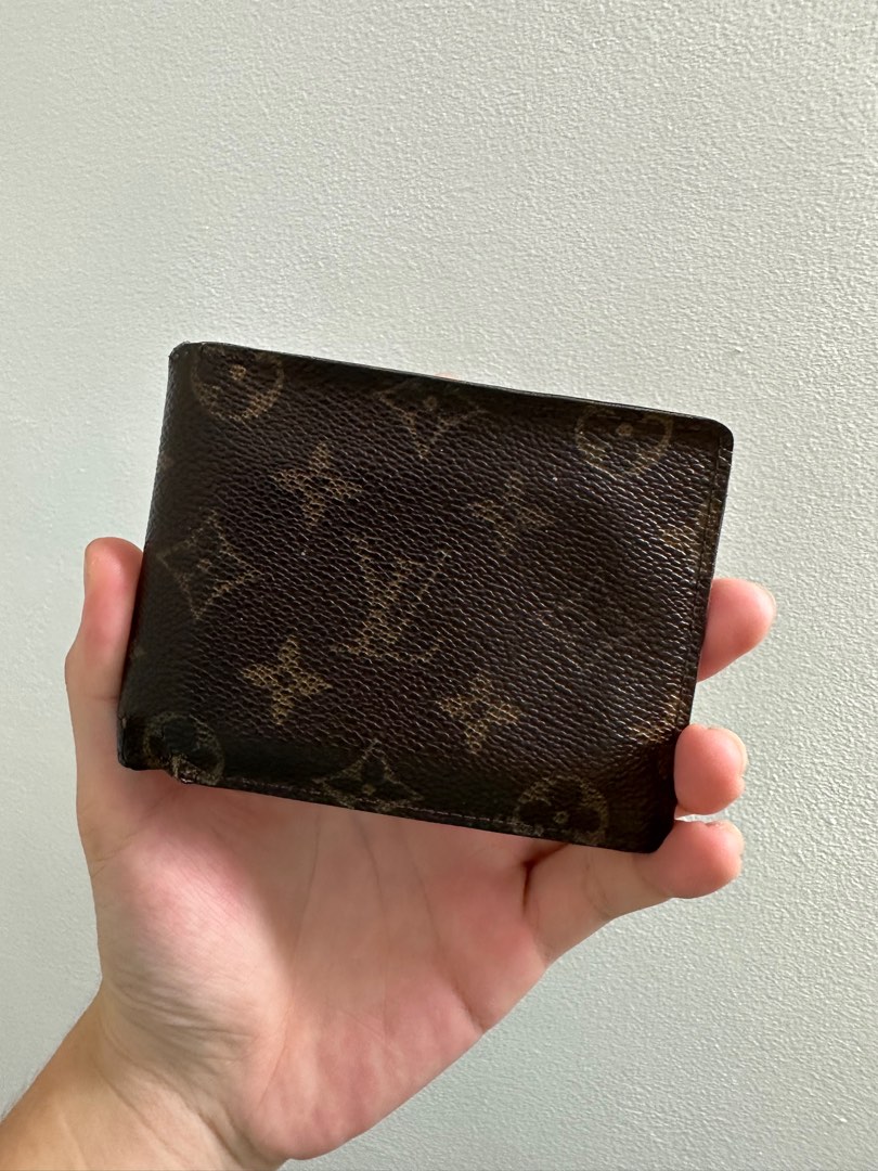 Louis Vuitton Men Wallet Monogram . Authentic, Men's Fashion, Watches