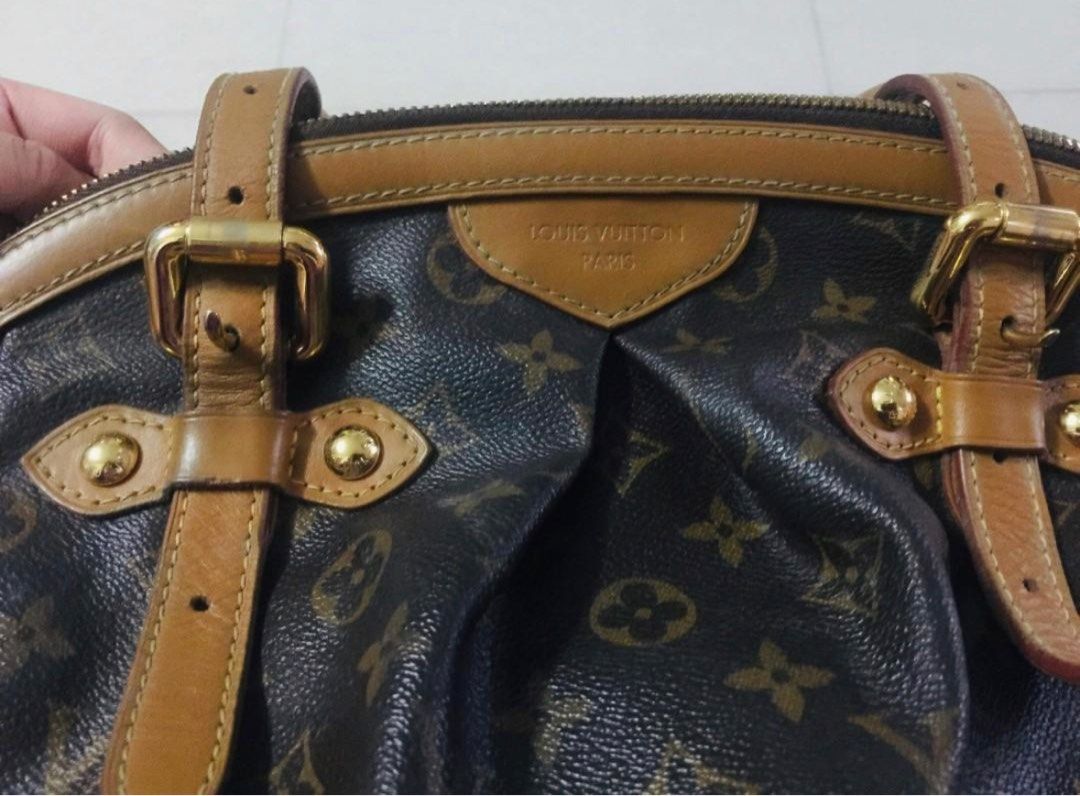 Louis vuitton tivoli (Category: Luxury Bags & Wallets) located in Marikina City. Submitted by missjulieann (Listing ID 1235626914, Image 2). Description: GM size Authentic, bought in SG. No inclusions. Flaws: cracking on rubber lining, open piping to the corner of vanchetta .