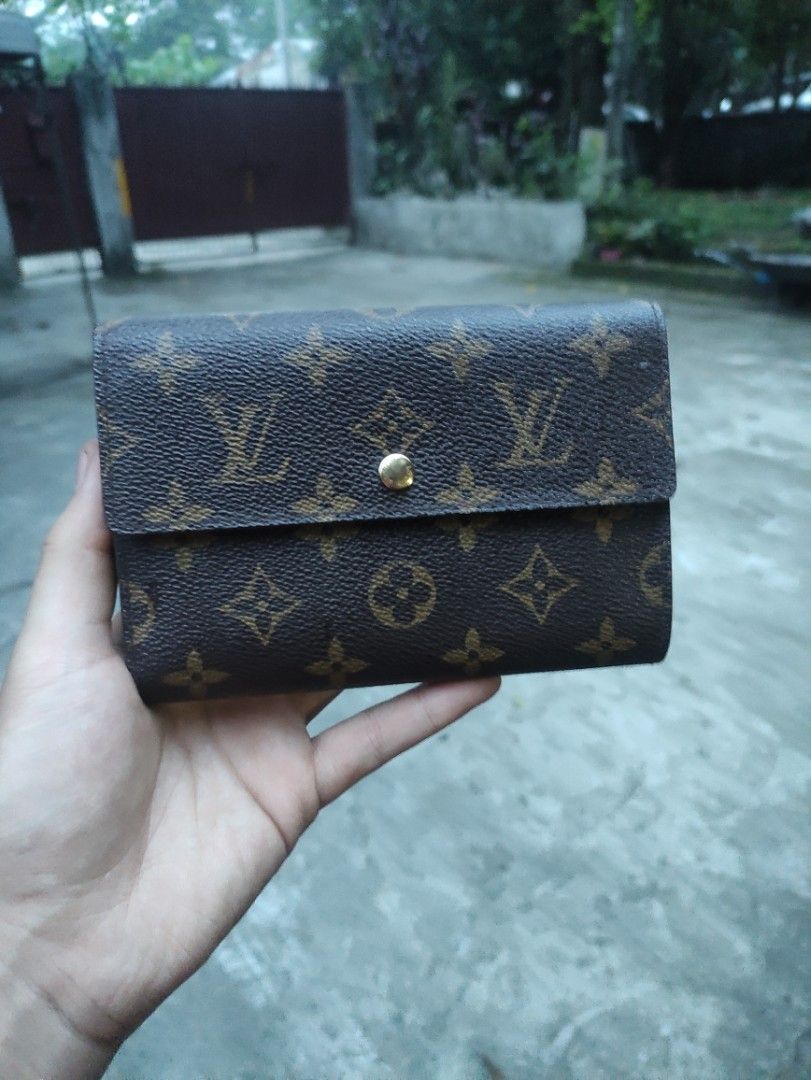 Louis Vuitton trifold wallet on Carousell