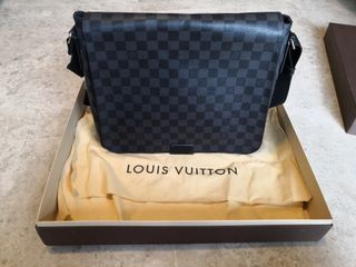 Pre-owned Louis Vuitton 2015 Macassar District Mm Messenger Bag In