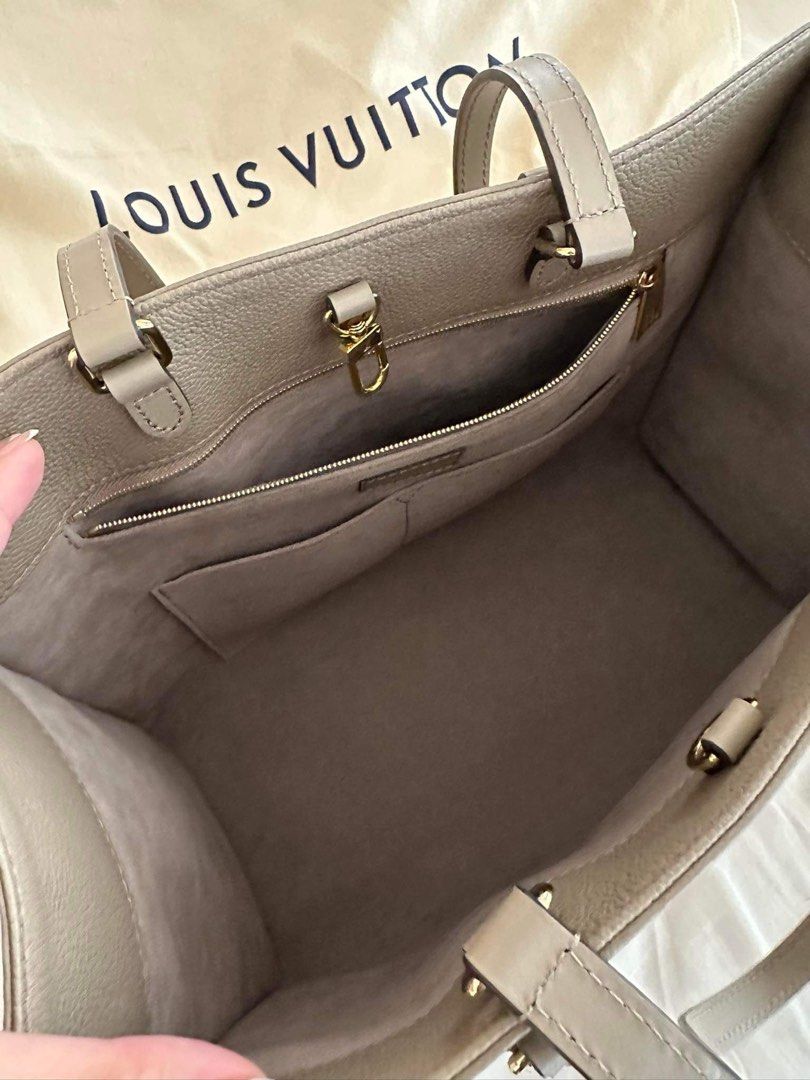 LV On The Go MM (Category: Luxury Bags & Wallets) located in Taytay. Submitted by becha1 (Listing ID 1235587238, Image 2). Description: Complete with box dustbag and paperbag.