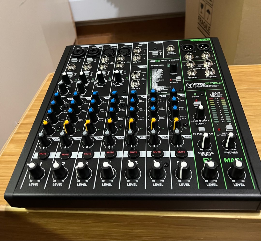 DJ機材 MACKIE ProFX10v3 Mackie ProFX10v3+ Series 10-Channel Analog Mixer for Studio