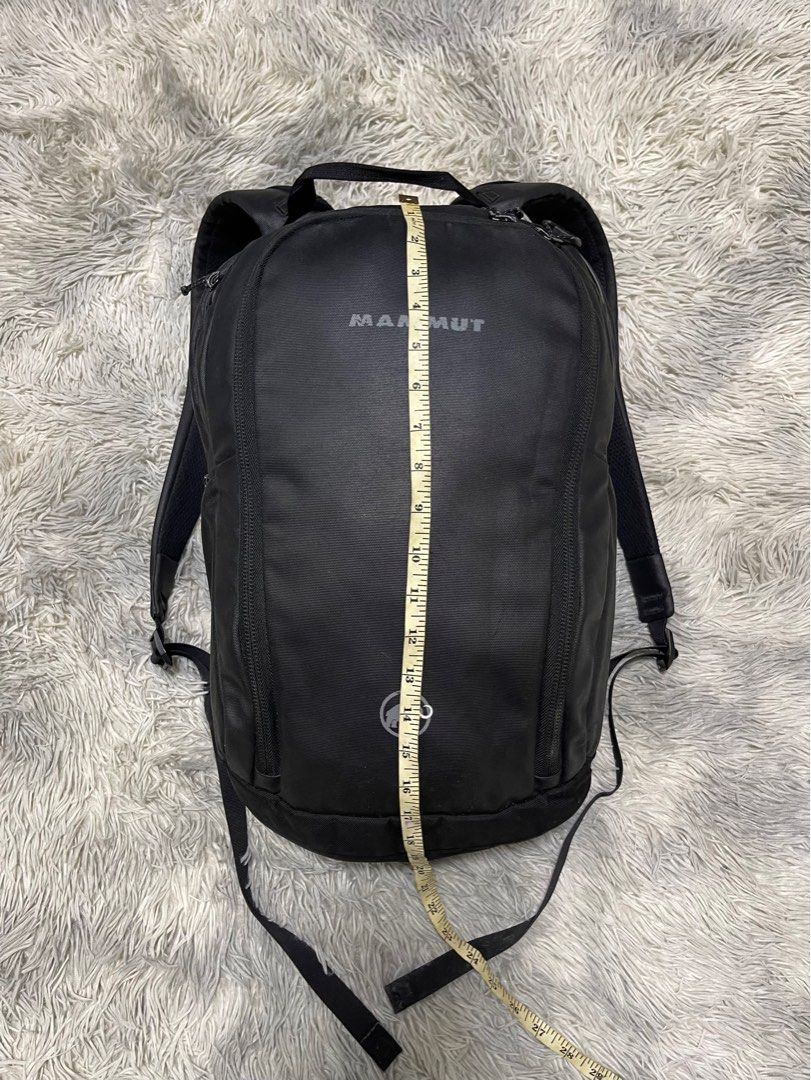 MAMMUT Seon Shuttle 22 Men s Fashion Bags Backpacks on Carousell