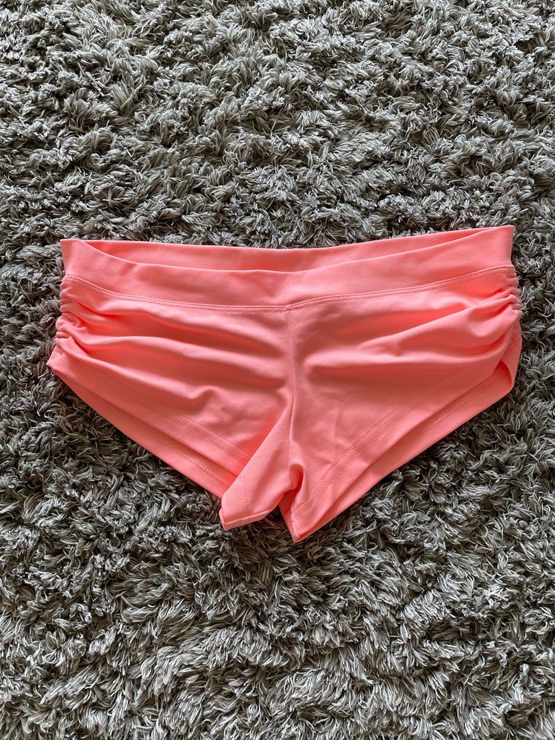 Mika yoga online shorts