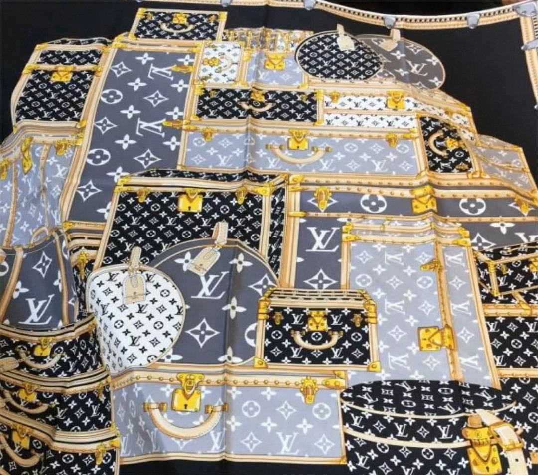 Louis Vuitton Silk Scarf Made in Italy NWOT