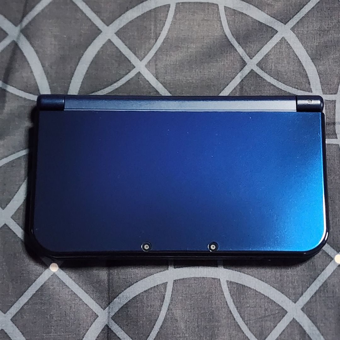 New Nintendo 3DS XL Metalic Blue with Box (Modded with Luma, Godmode9