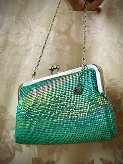 NEW✨CHAMELEON GREEN Enchanté Shimmering Vintage Styled Mesh Weave Evening Bag