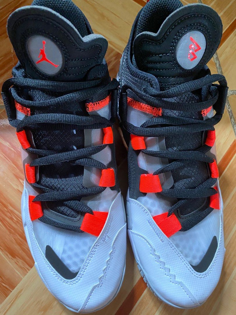 nike basketball shoes near me
