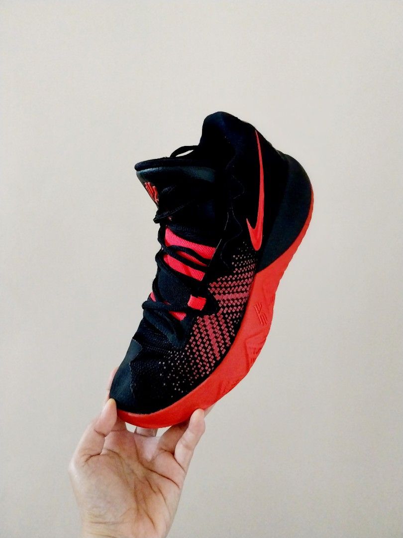 Kyrie flytrap red and black clearance