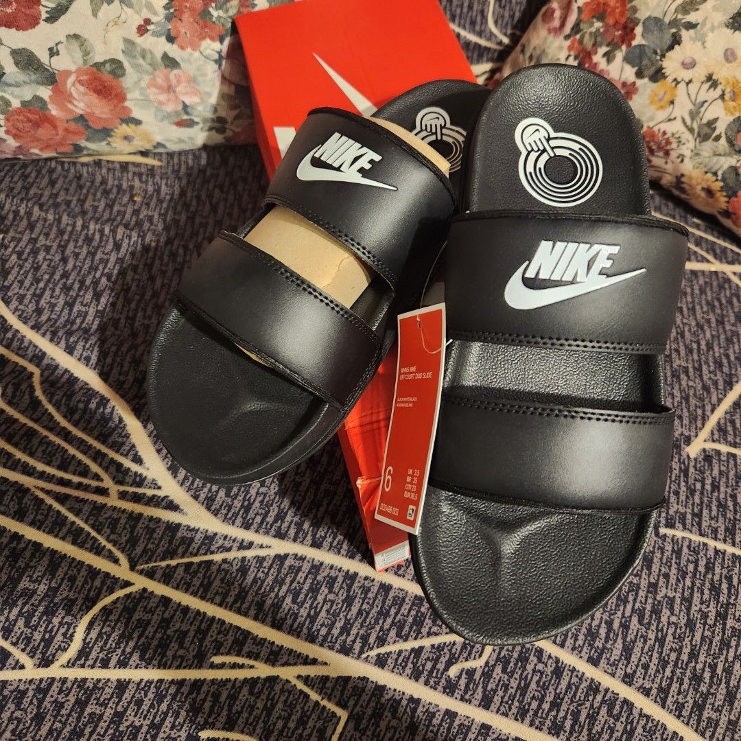 Nike on sale stash slides