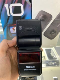 Nikon SB-600 speedlight