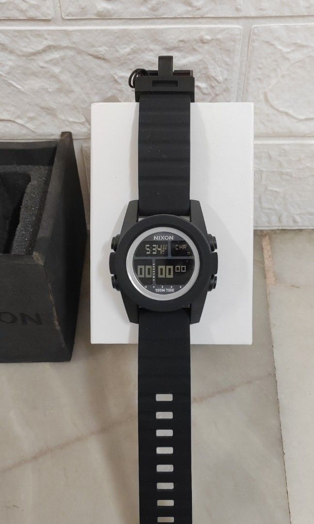 Nixon unit tide