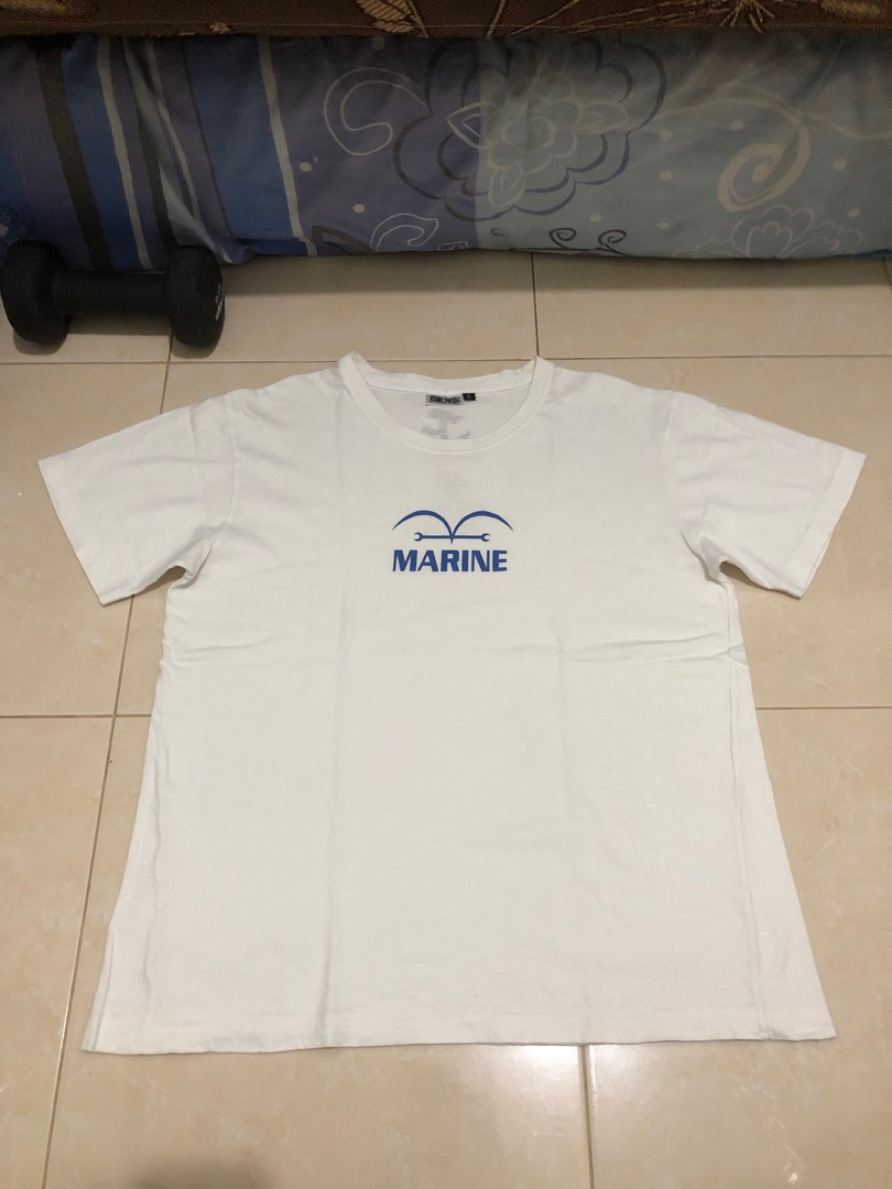 One piece ( Kaos putih bergambar logo Marine from anime One Piece ) on