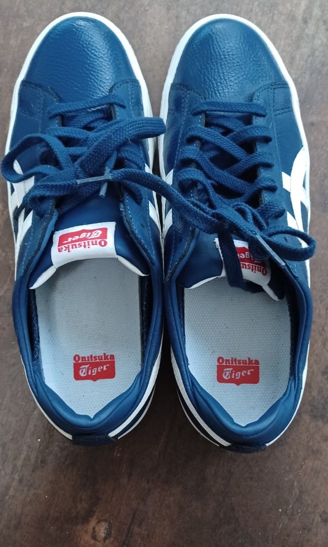 Onitsuka Tiger (Category: Sneakers) located in Singapore. Submitted by lisasf601 (Listing ID 1235618267, Image 1). Description: Men's Onitsuka Tiger shoes. Navy blue. wore not more than 3 times. see pic for size..