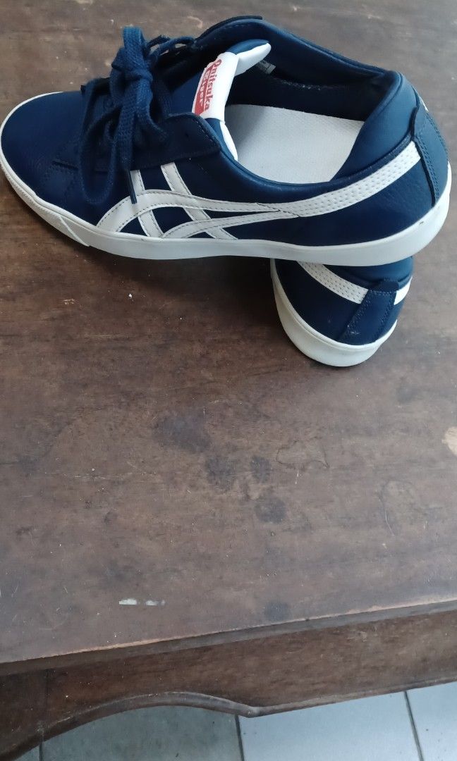 Onitsuka Tiger (Category: Sneakers) located in Singapore. Submitted by lisasf601 (Listing ID 1235618267, Image 2). Description: Men's Onitsuka Tiger shoes. Navy blue. wore not more than 3 times. see pic for size..