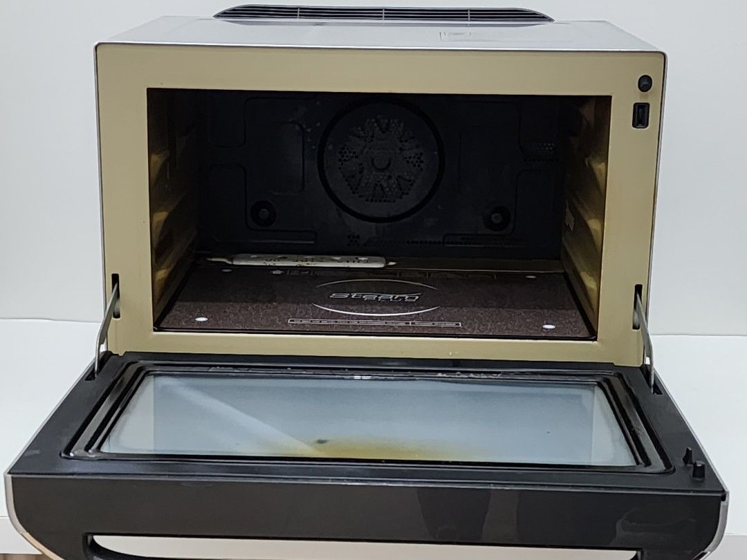 Panasonic 'Inverter' Steam Baked Microwave (30 L) NNSV30 on Carousell