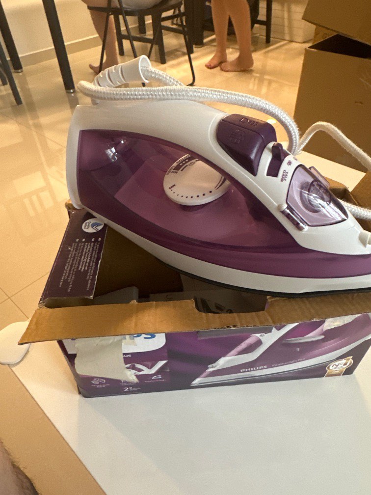 Philips iron with steam, TV & Home Appliances, Irons & Steamers on