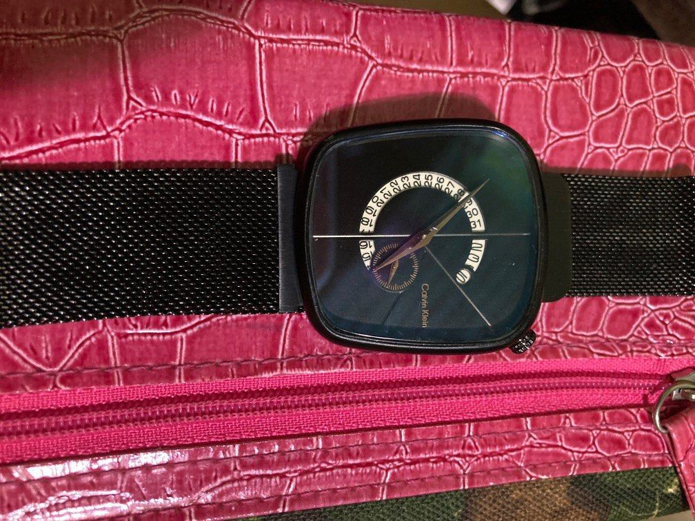 Preloved Calvin Klein Magnetic mesh strap