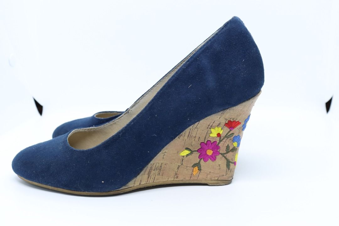 Rialto discount wedge shoes