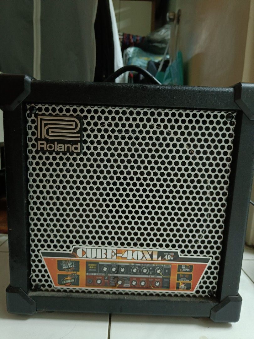 Roland Cube 40 XL COSM, Audio, Soundbars, Speakers  Amplifiers on Carousell