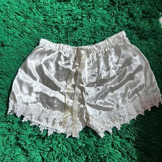 Satin Lace White Shorts XS