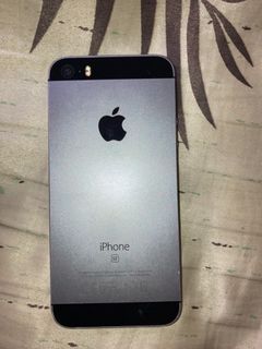selling iphone SE 1st gen 5000php (negotiable)