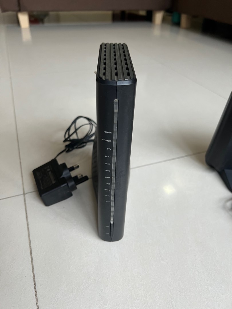 Singtel Wifi Gigabit Router AC Plus, Computers & Tech, Parts
