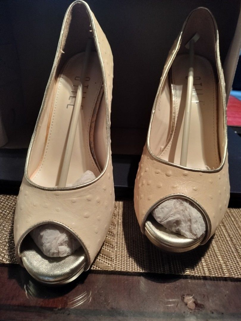 Peep toe shop creme