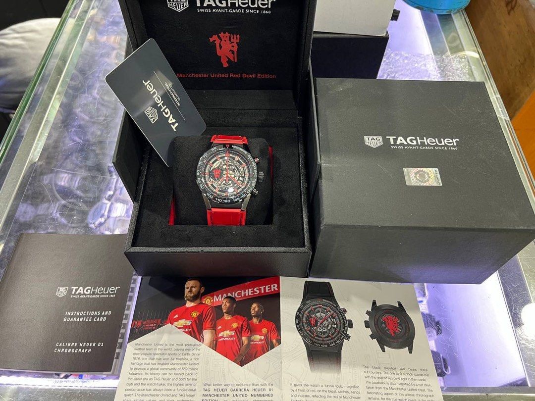 TAG HEUER 01 CARRERA SWISS MADE MANCHESTER UNITED RED DEVIL EDITION AUTOMATIC CHRONOGRAPH CAR2A1J1 Men s Fashion Watches Accessories Watches on Carousell