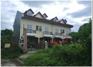 📌Townhouse Foreclosed Property For Sale in  BF Resort Las Pinas City