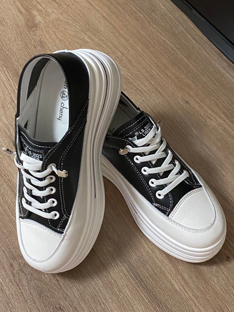 trendy platform sneakers