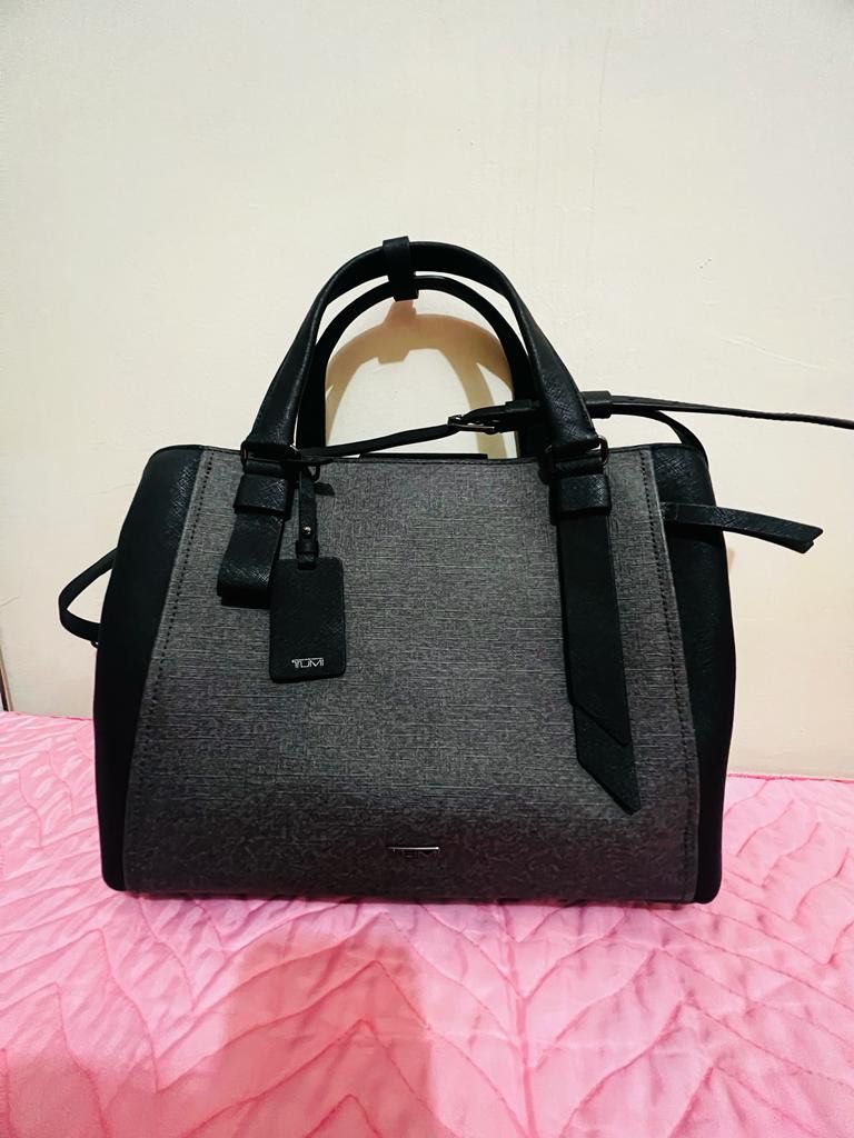 TUMI Tote Bag (Nego till let go!), Women's Fashion, Bags & Wallets
