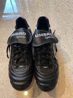 Umbro Speciali Mens football boots UK10