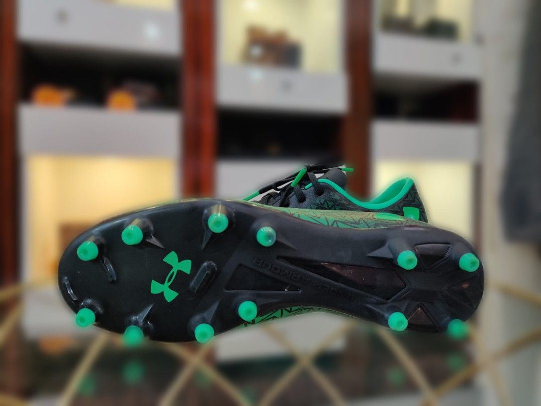 Under armour cheap ortholite soccer cleats