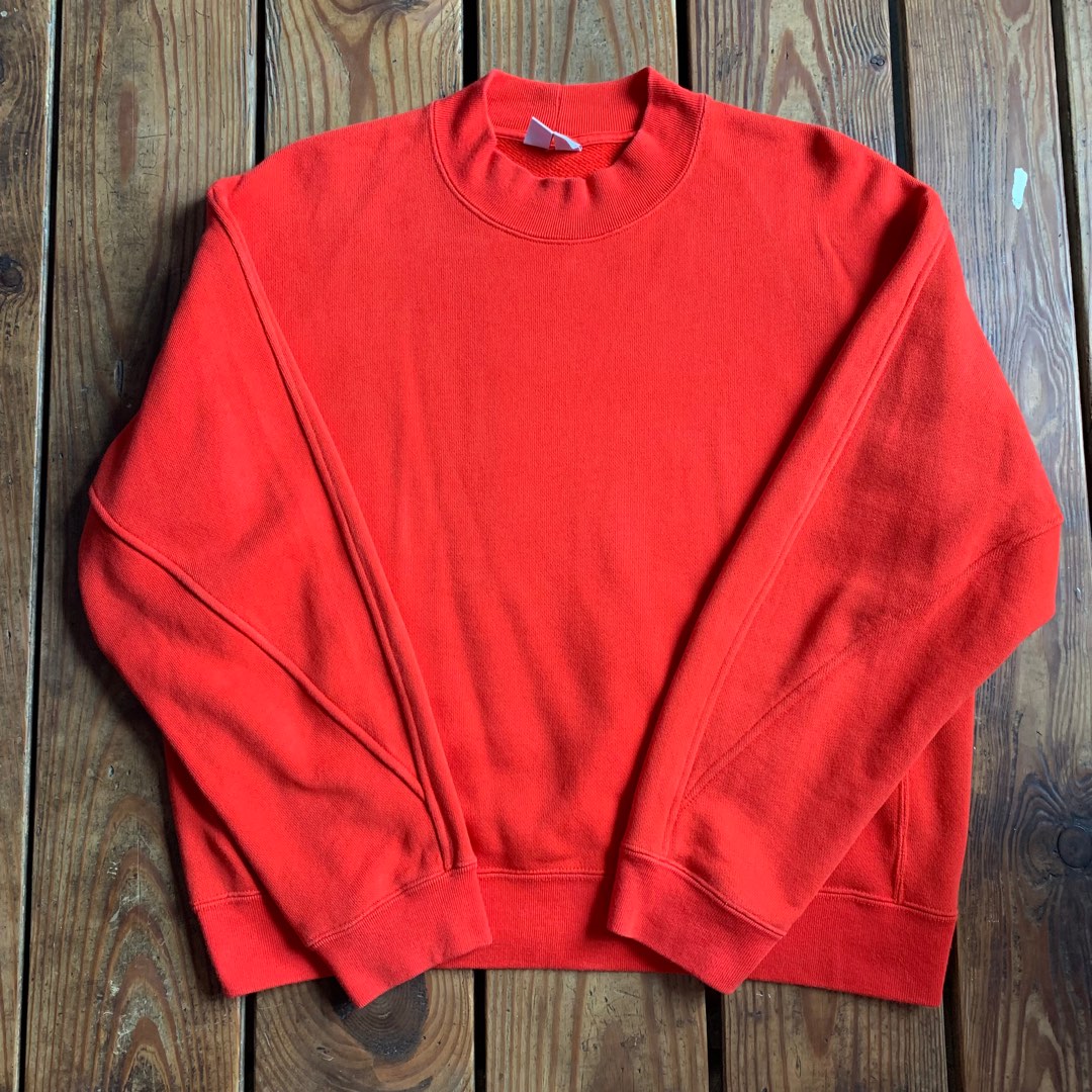 Uniqlo oversized red mock neck thick sweater / pullover on Carousell