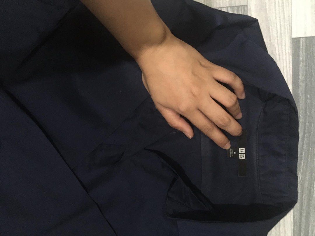 Uniqlo Satin Longsleeves (Category: Longsleeves) located in Quezon City. Submitted by reSTOREd (Listing ID 1235529958, Image 2). Description: .