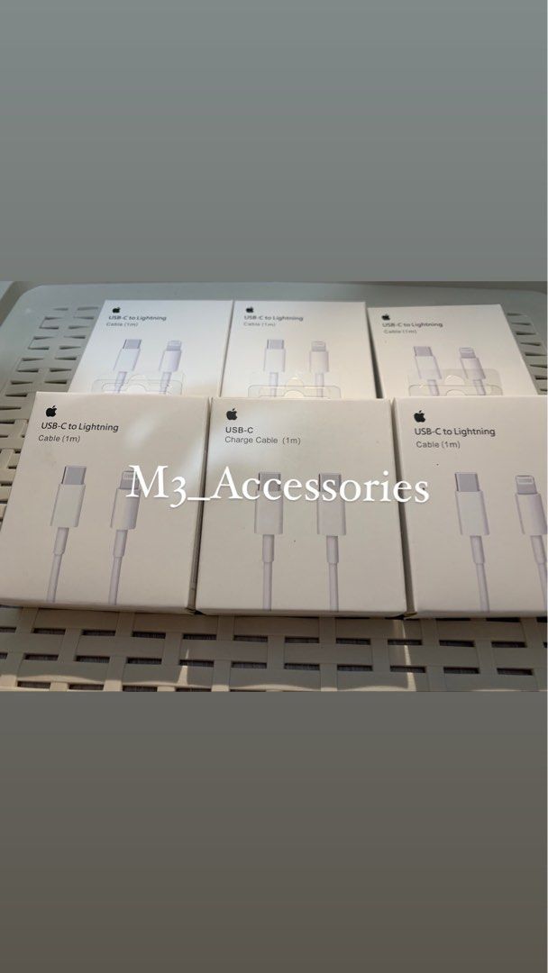 USB-C to Lightning cable (1) (Category: Headphones & Headsets) located in Manila. Submitted by mica_mendez (Listing ID 1235641766, Image 1). Description: .