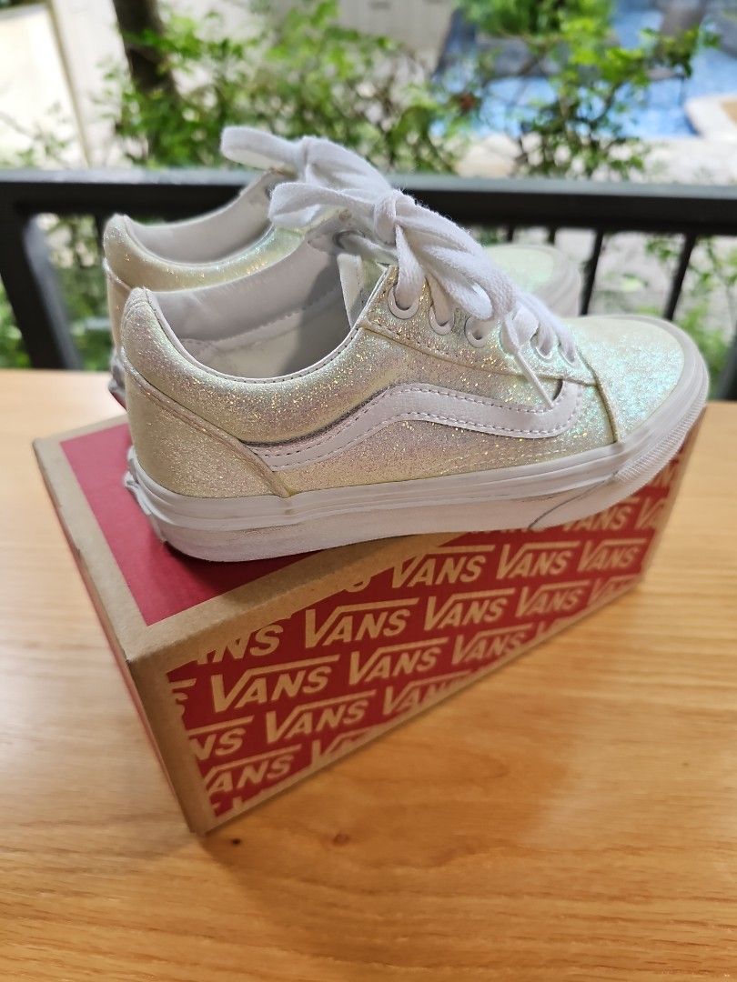 Girls discount sparkly vans