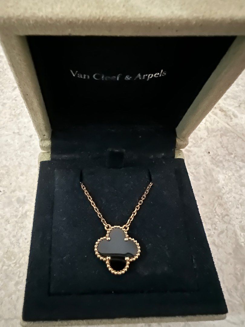 VCA, Women's Fashion, Jewelry & Organisers, Necklaces on Carousell