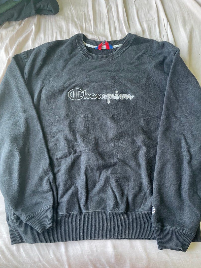 Vintage Champion Spellout Sweatshirt, Men's Fashion, Tops u0026 Sets, Hoodies  on Carousell