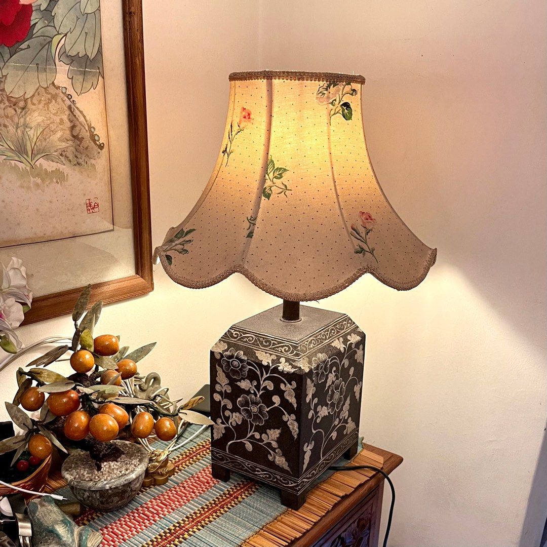 Oriental wooden top lamp bases