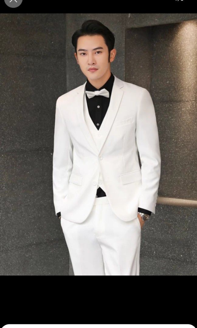 White suit coat 2025