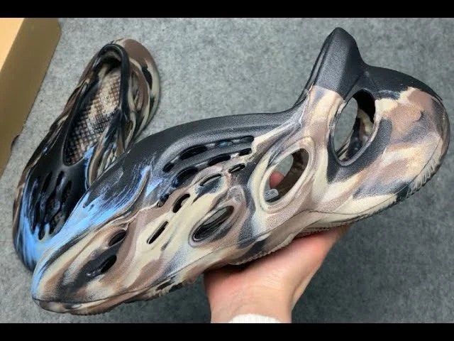 Yeezy Foam Runner MX Cinder, Men's Fashion, Footwear, Sneakers on